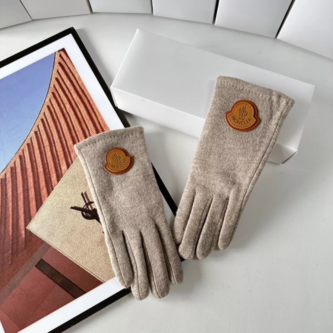 Moncler Gloves Breathable 6753