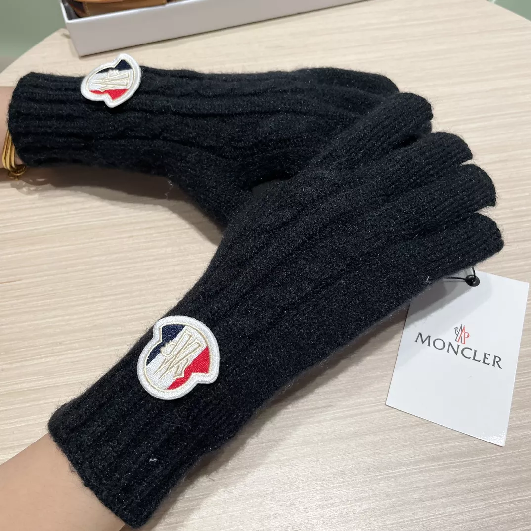 Moncler Gloves Classic 5906