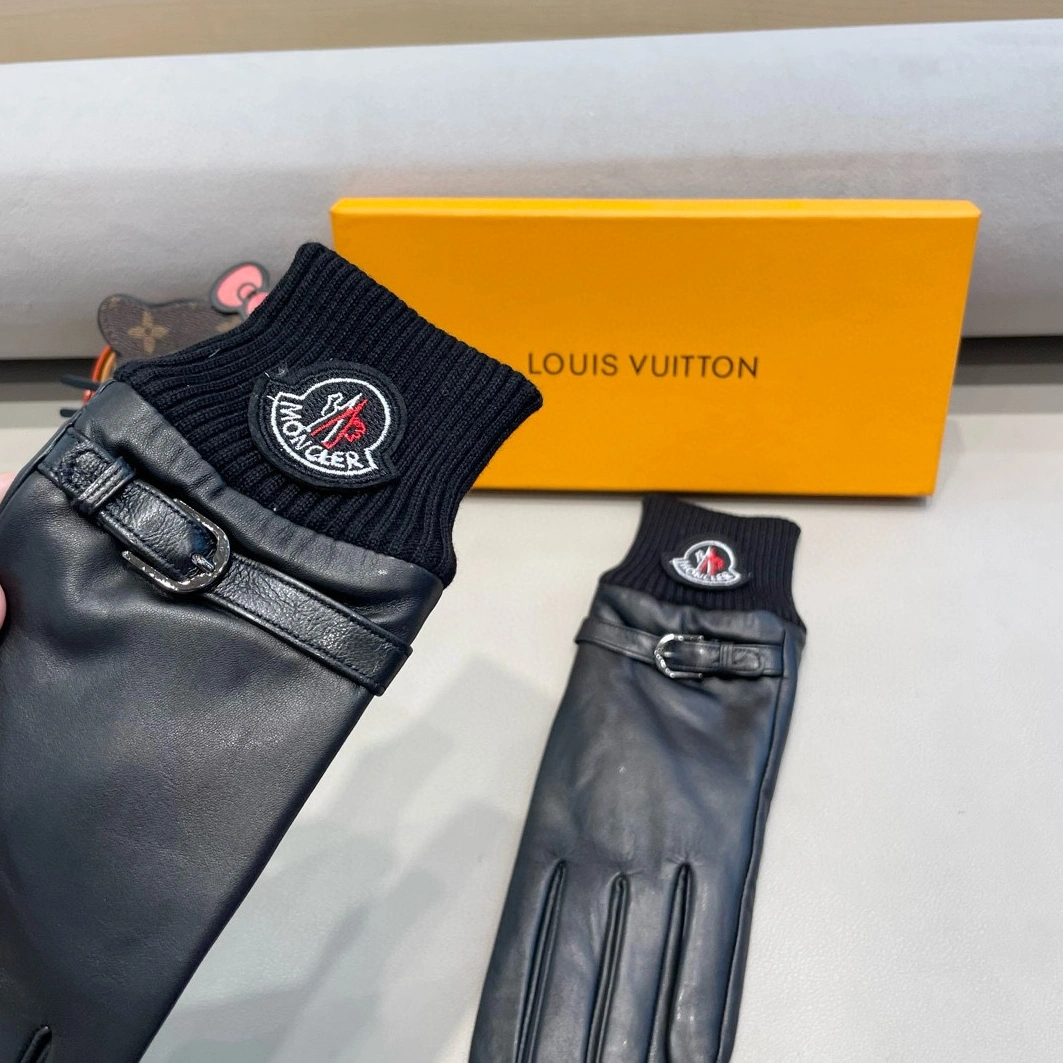 Moncler Gloves For Women Bold 8065