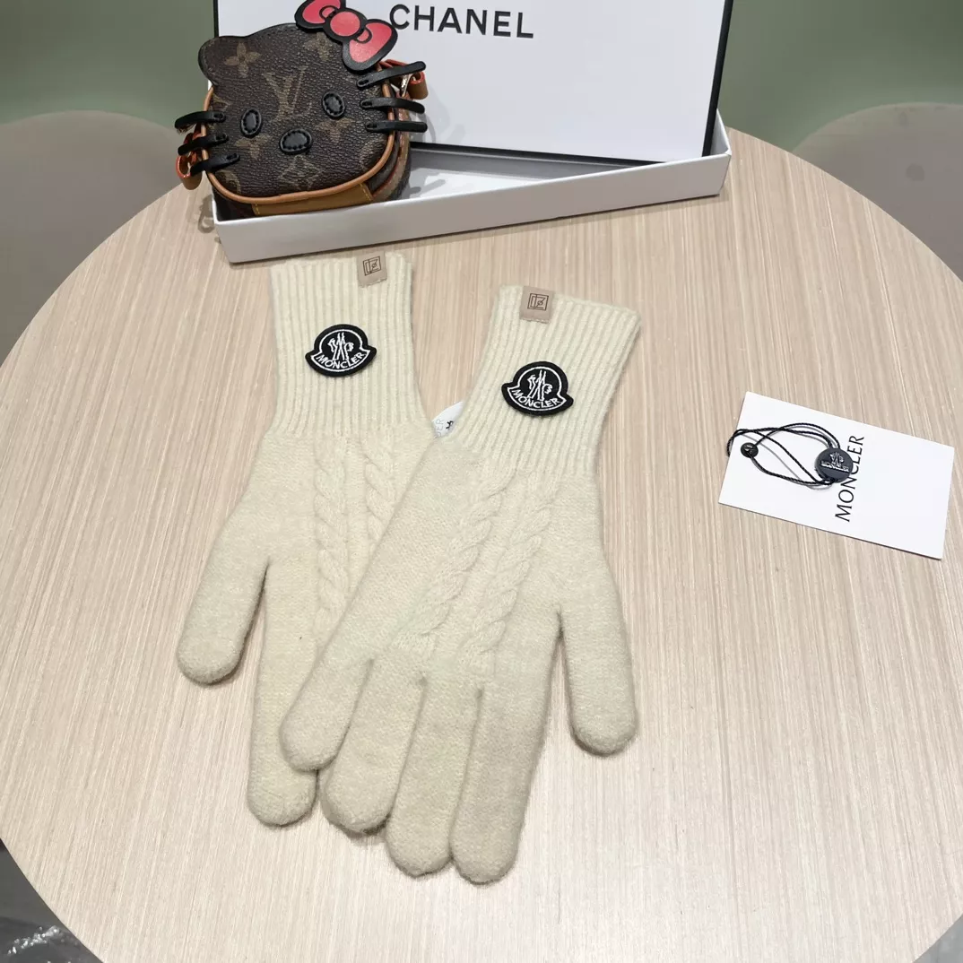 Moncler Gloves For Women Comfortable 7452