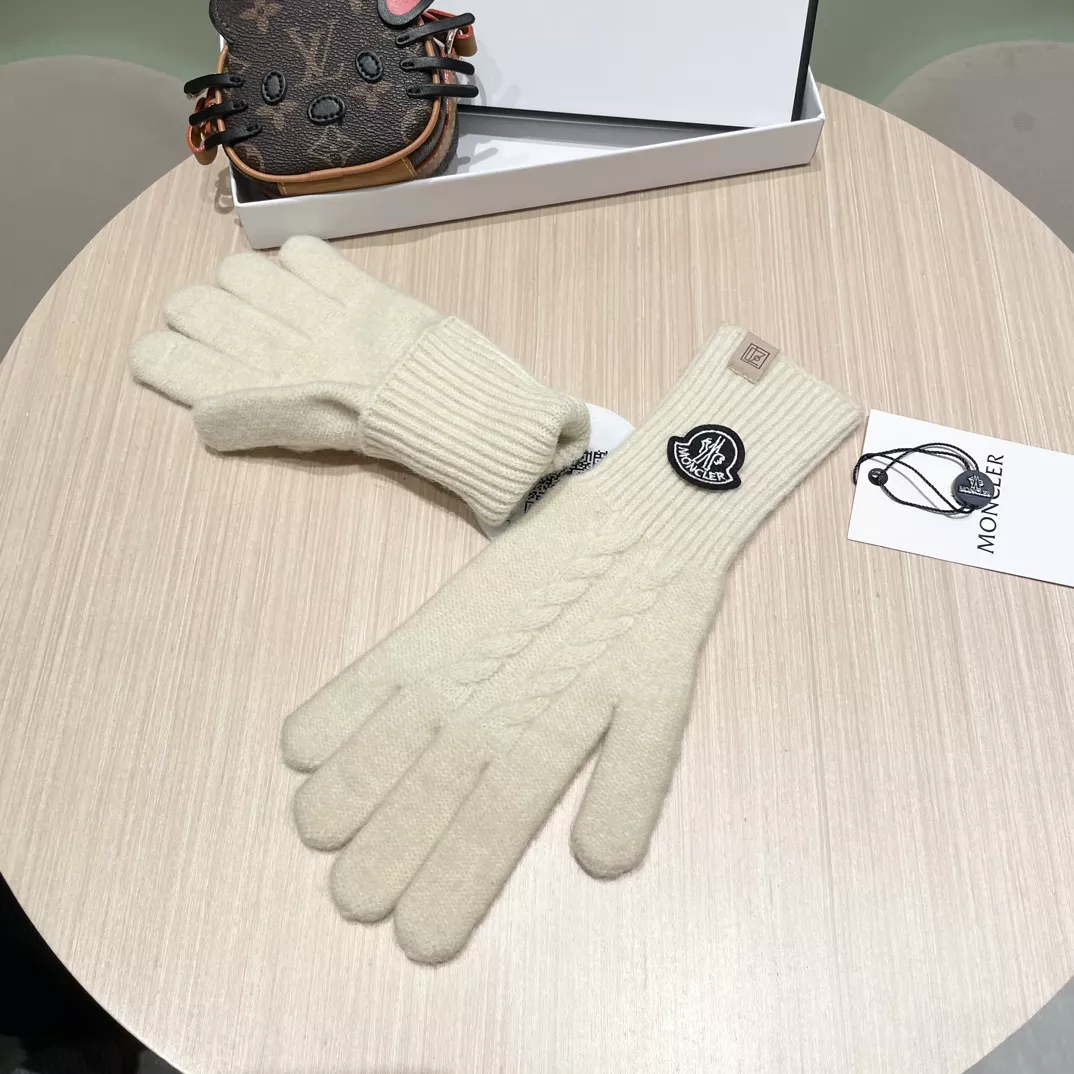 Moncler Gloves For Women Comfortable 7452