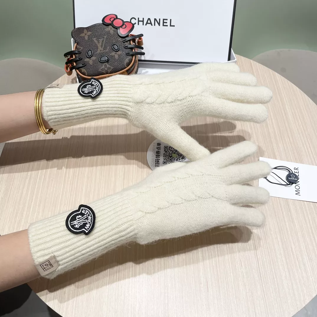 Moncler Gloves For Women Comfortable 7452