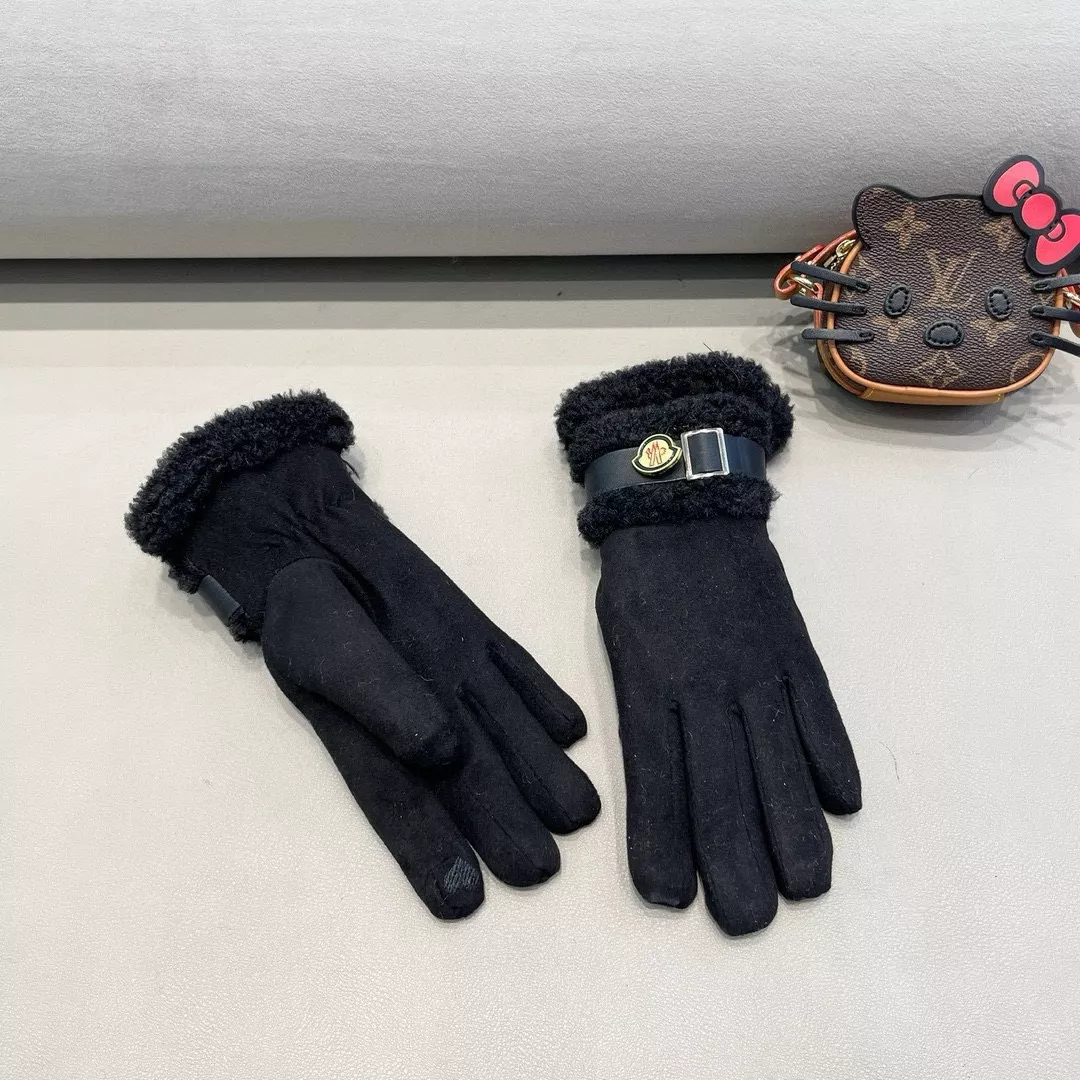 Moncler Gloves For Women Sleek 2510