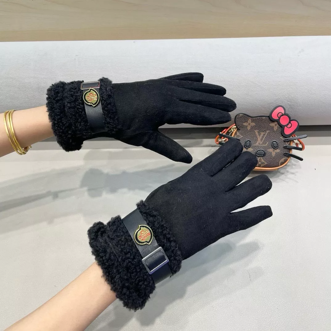 Moncler Gloves For Women Sleek 2510