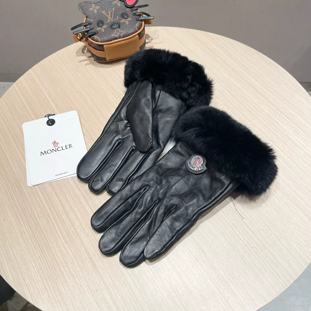 Moncler Gloves For Women UrbanStyle 7167