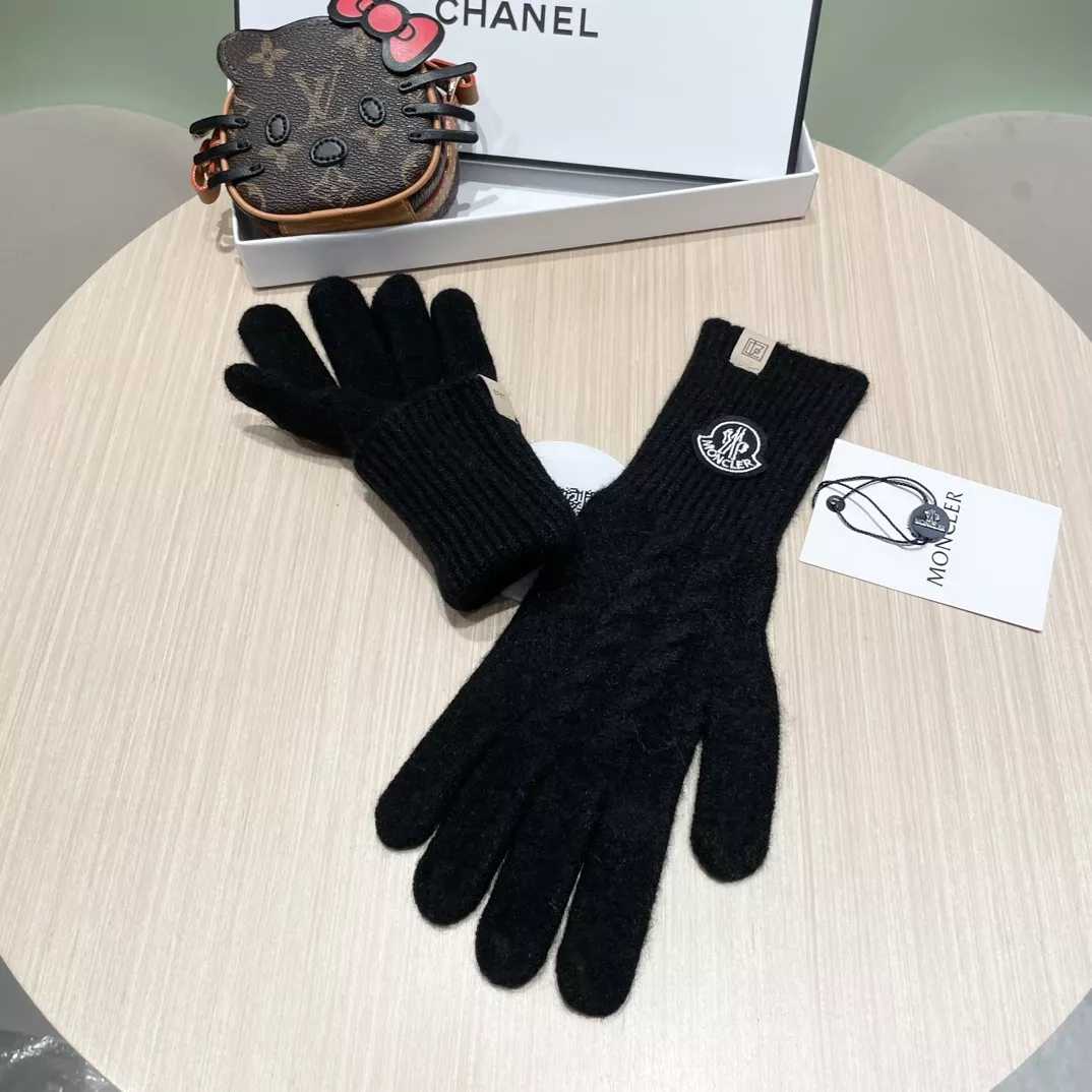 Moncler Gloves For Women WellDesigned 2621
