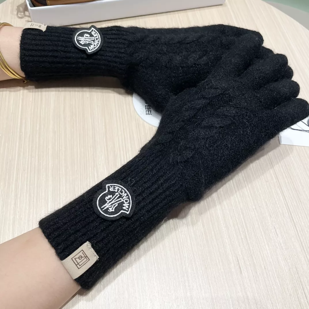 Moncler Gloves For Women WellDesigned 2621
