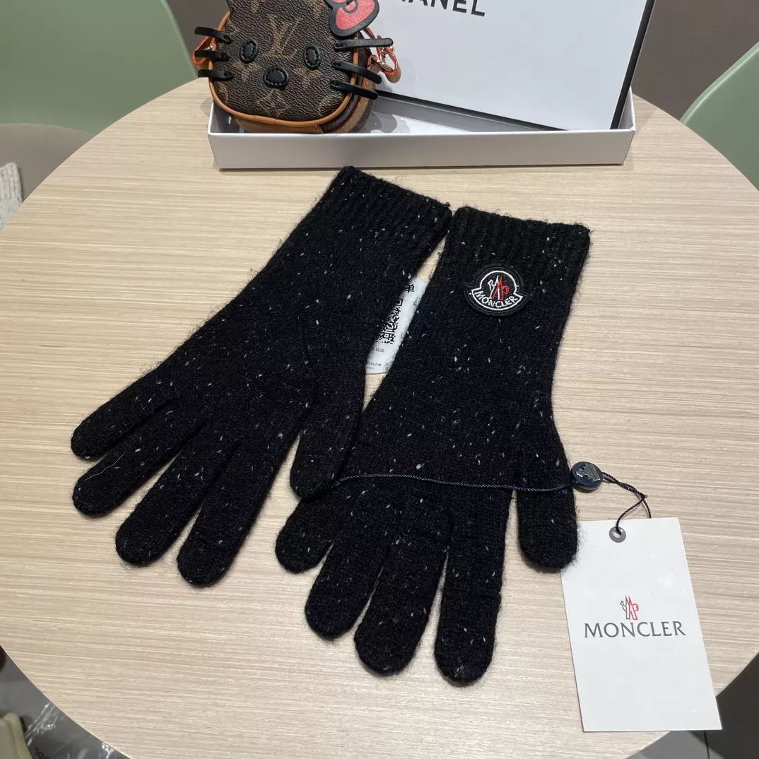 Moncler Gloves GoodFit 5489