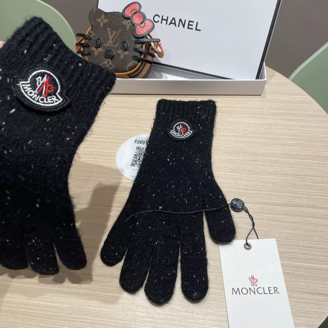 Moncler Gloves GoodFit 5489
