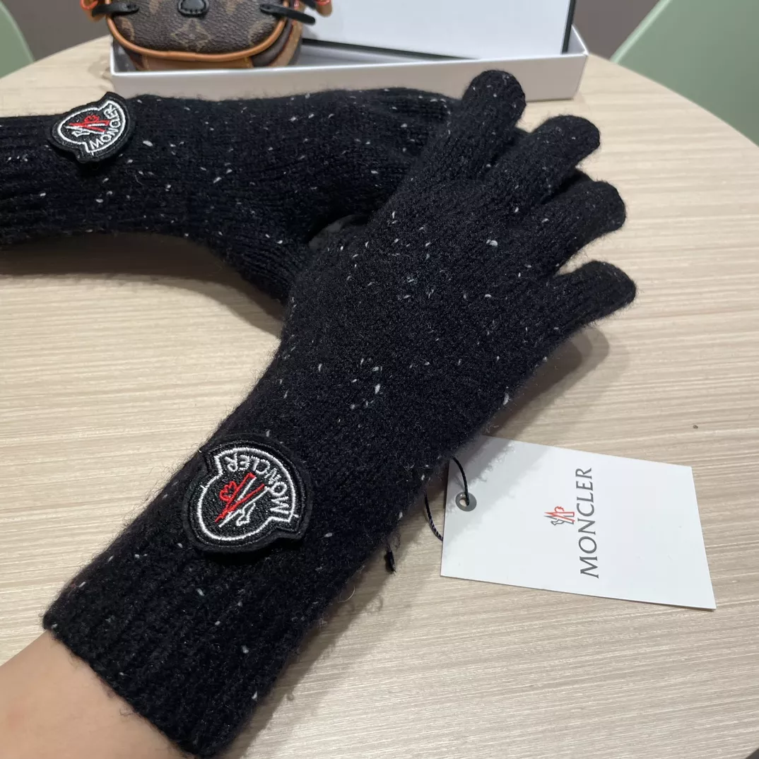 Moncler Gloves GoodFit 5489
