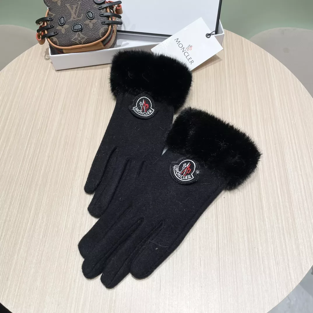 Moncler Gloves HighQuality 8307