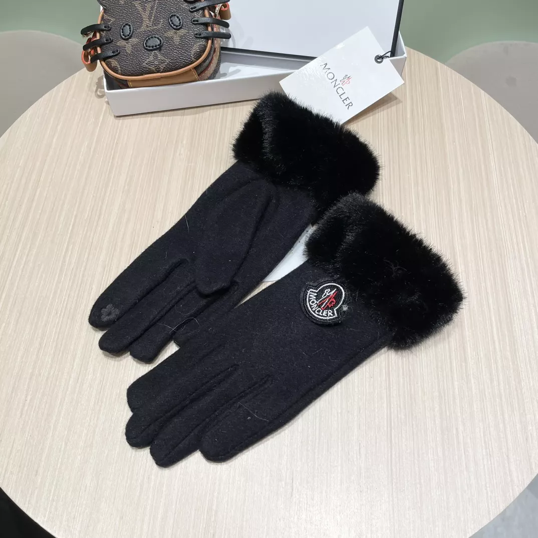Moncler Gloves HighQuality 8307