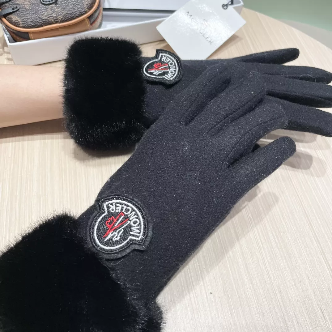 Moncler Gloves HighQuality 8307