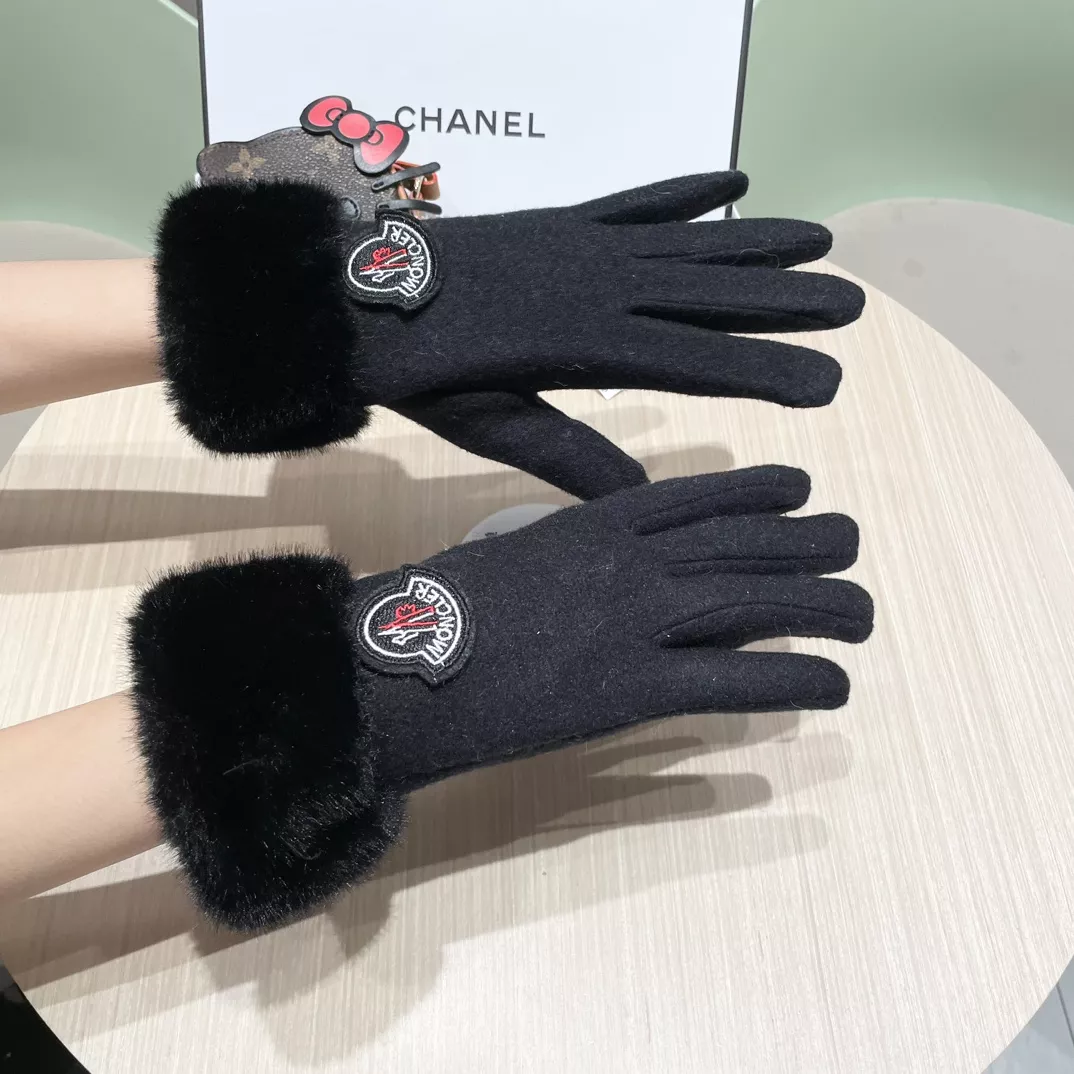 Moncler Gloves HighQuality 8307