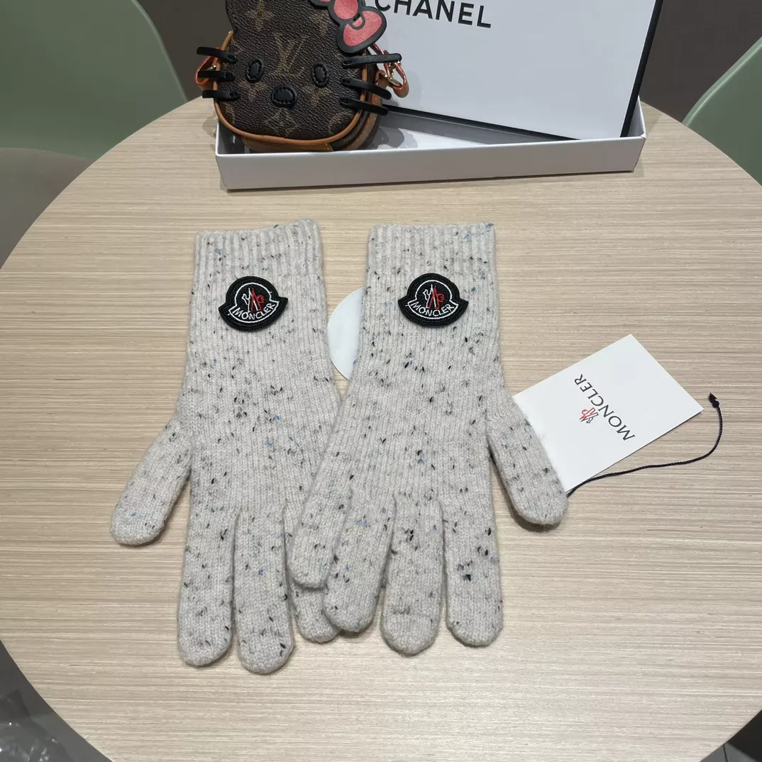 Moncler Gloves Lightweight 3867