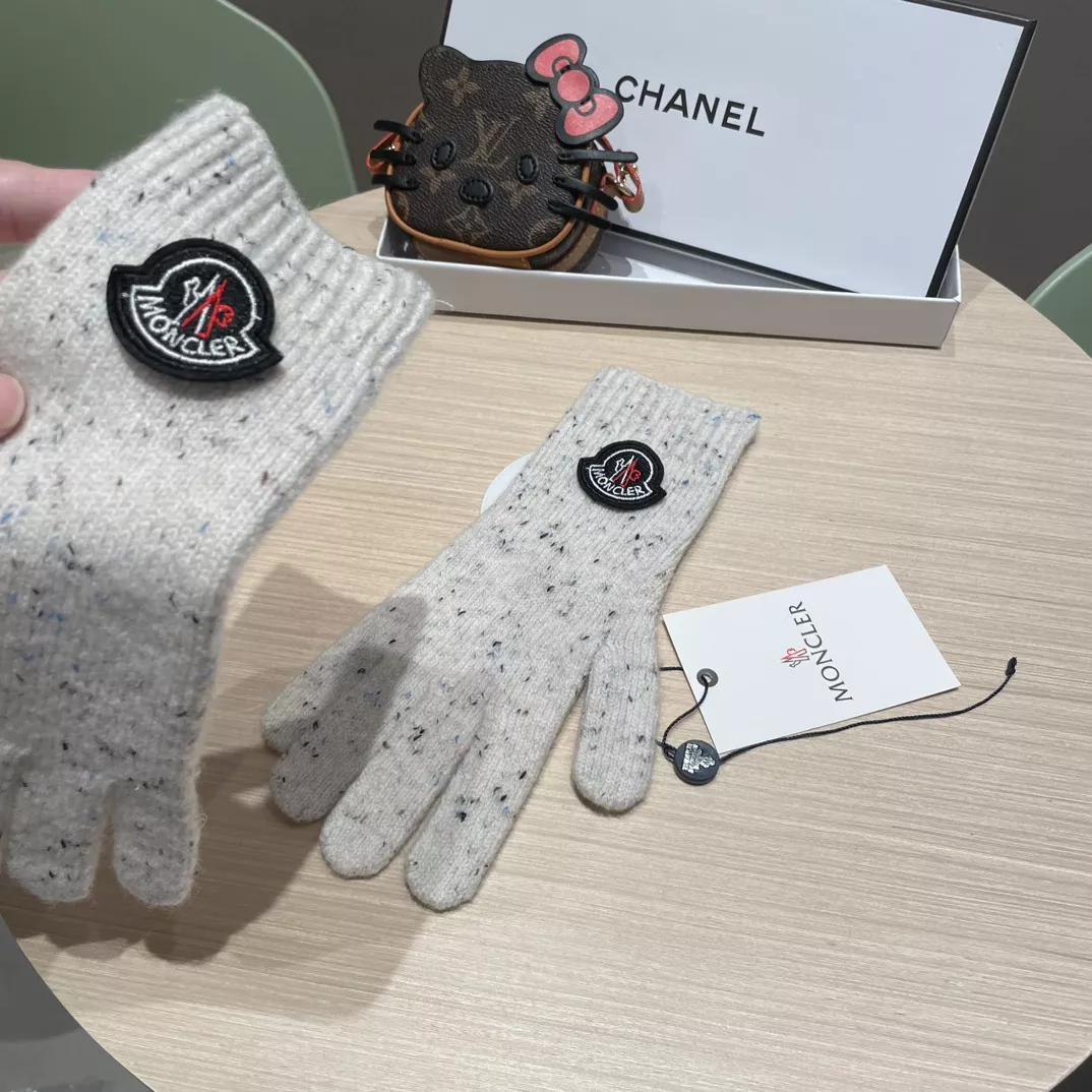 Moncler Gloves Lightweight 3867