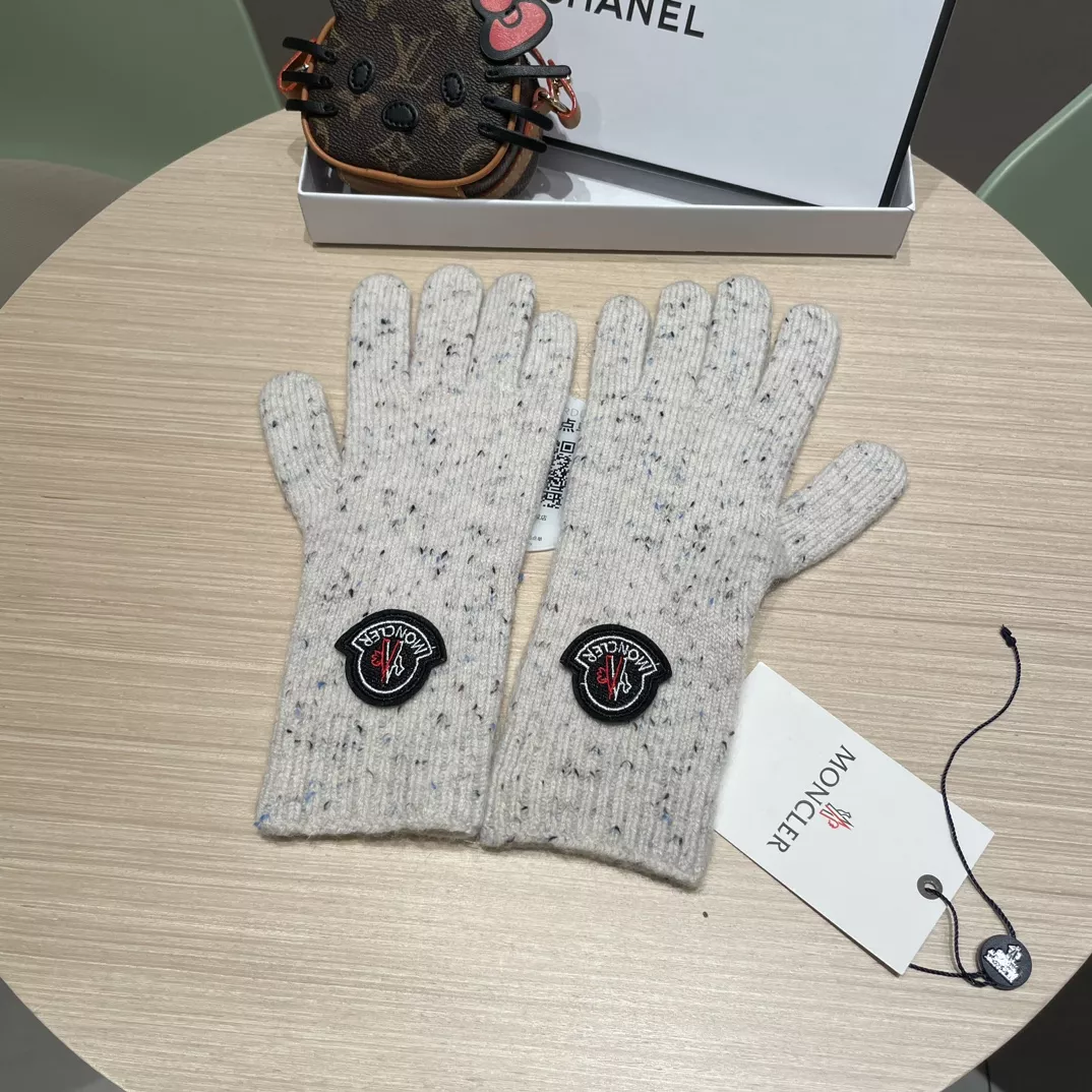 Moncler Gloves Lightweight 3867