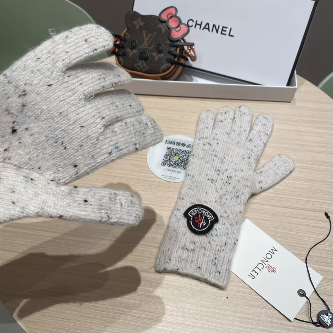 Moncler Gloves Lightweight 3867