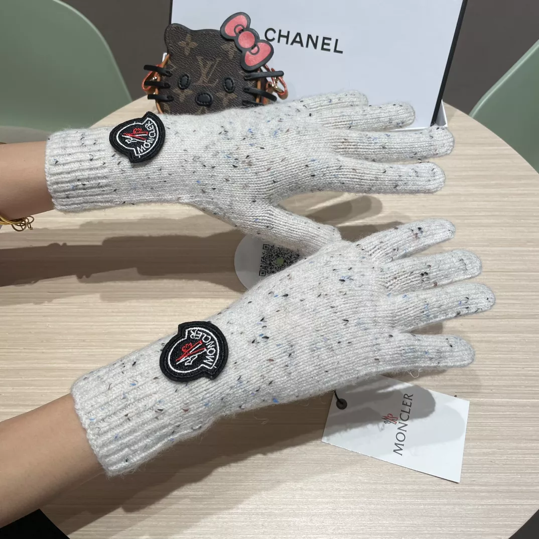 Moncler Gloves Lightweight 3867