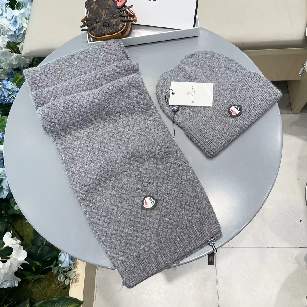 Moncler Hat and Scarf Set AllSeason 8002