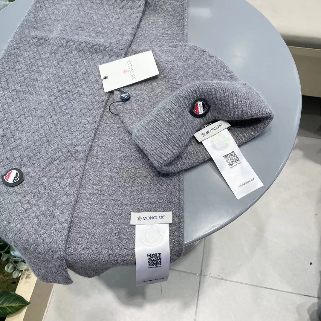 Moncler Hat and Scarf Set AllSeason 8002