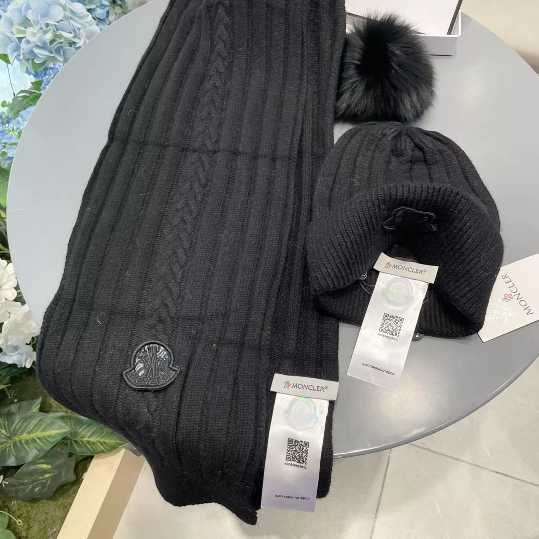 Moncler Hat and Scarf Set Bright 6777