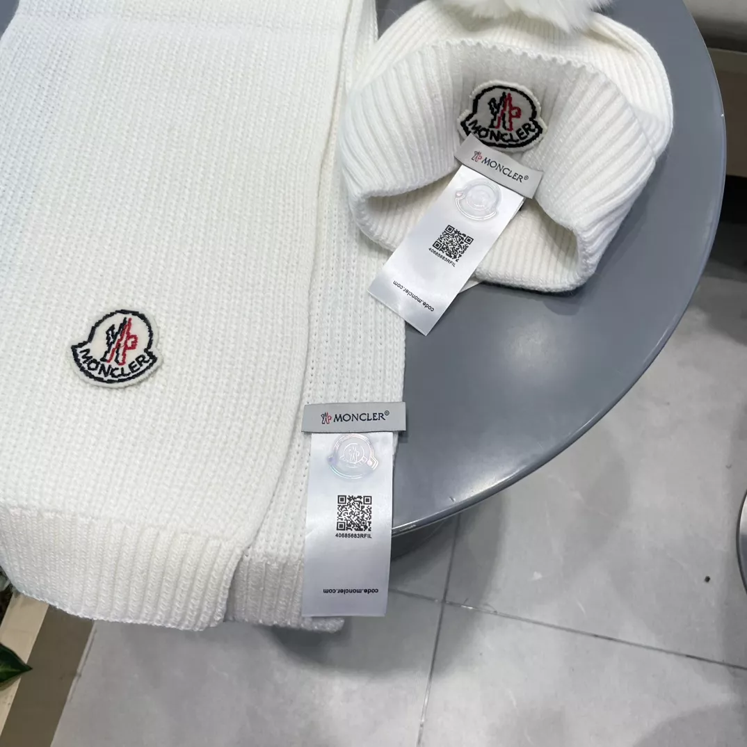 Moncler Hat and Scarf Set Comfortable 4156
