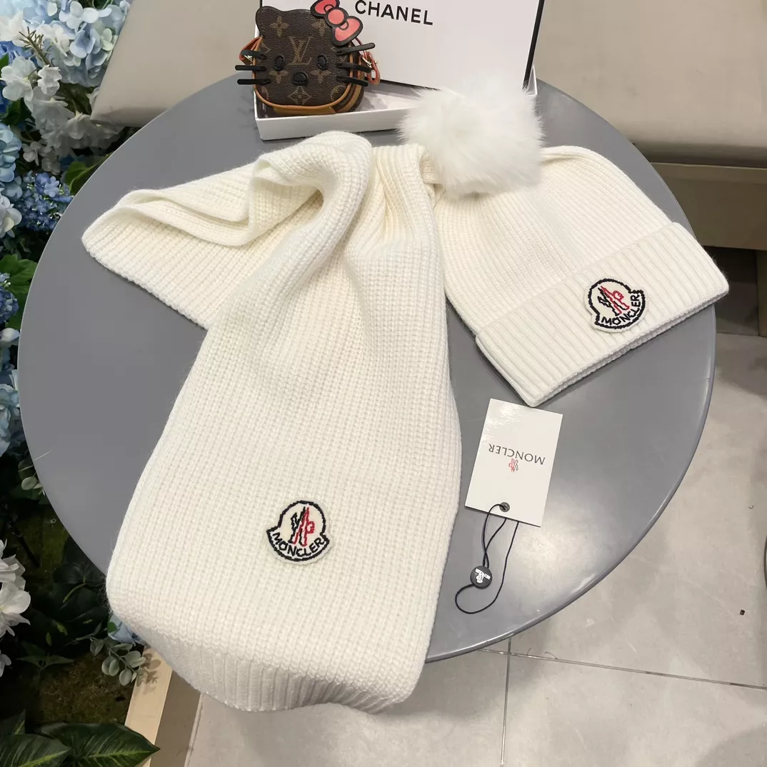 Moncler Hat and Scarf Set Comfortable 4156