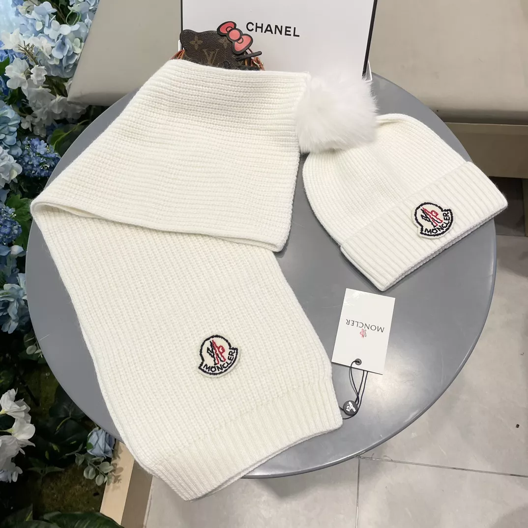 Moncler Hat and Scarf Set Comfortable 4156