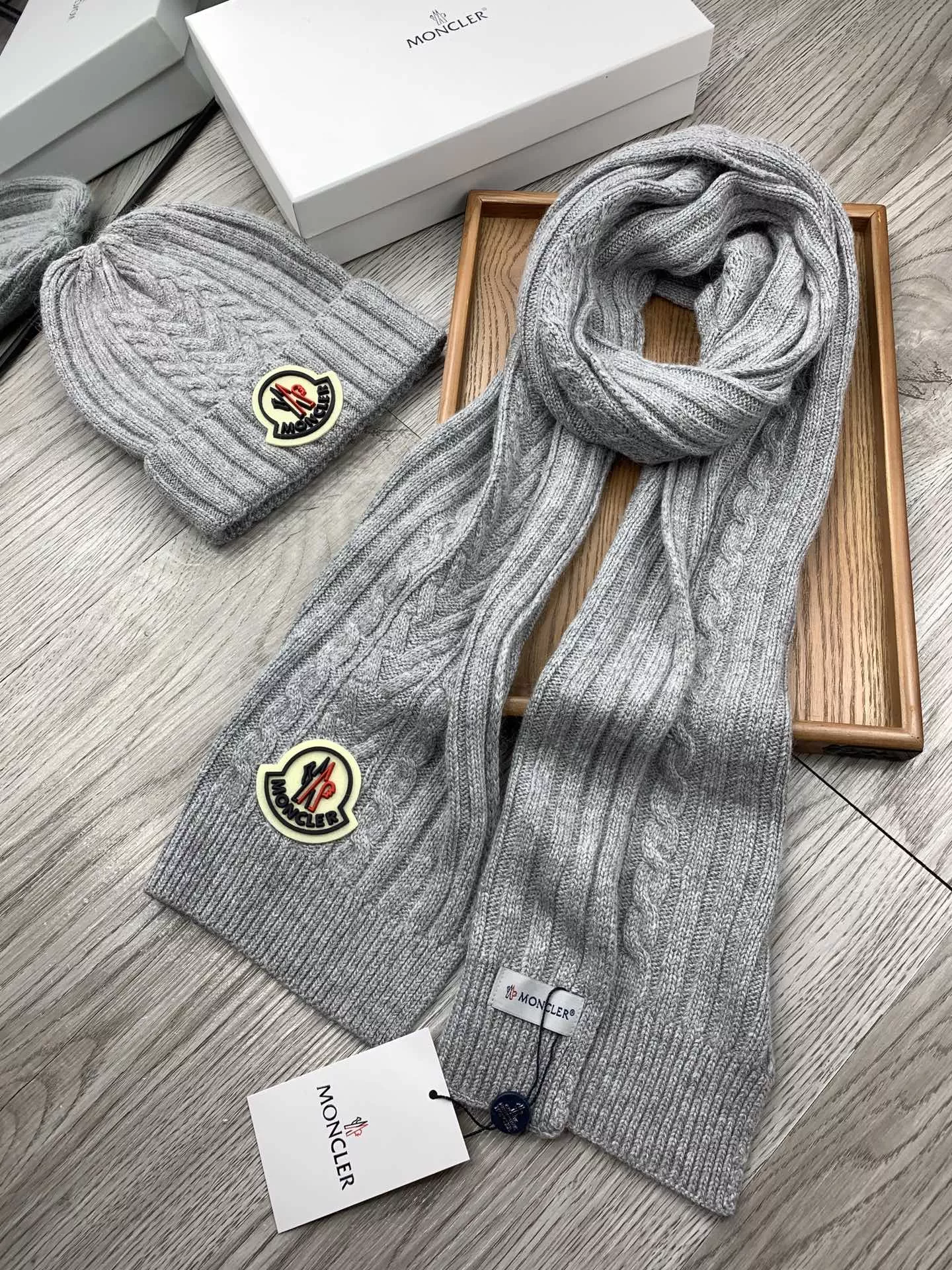 Moncler Hat and Scarf Set Durable 5134