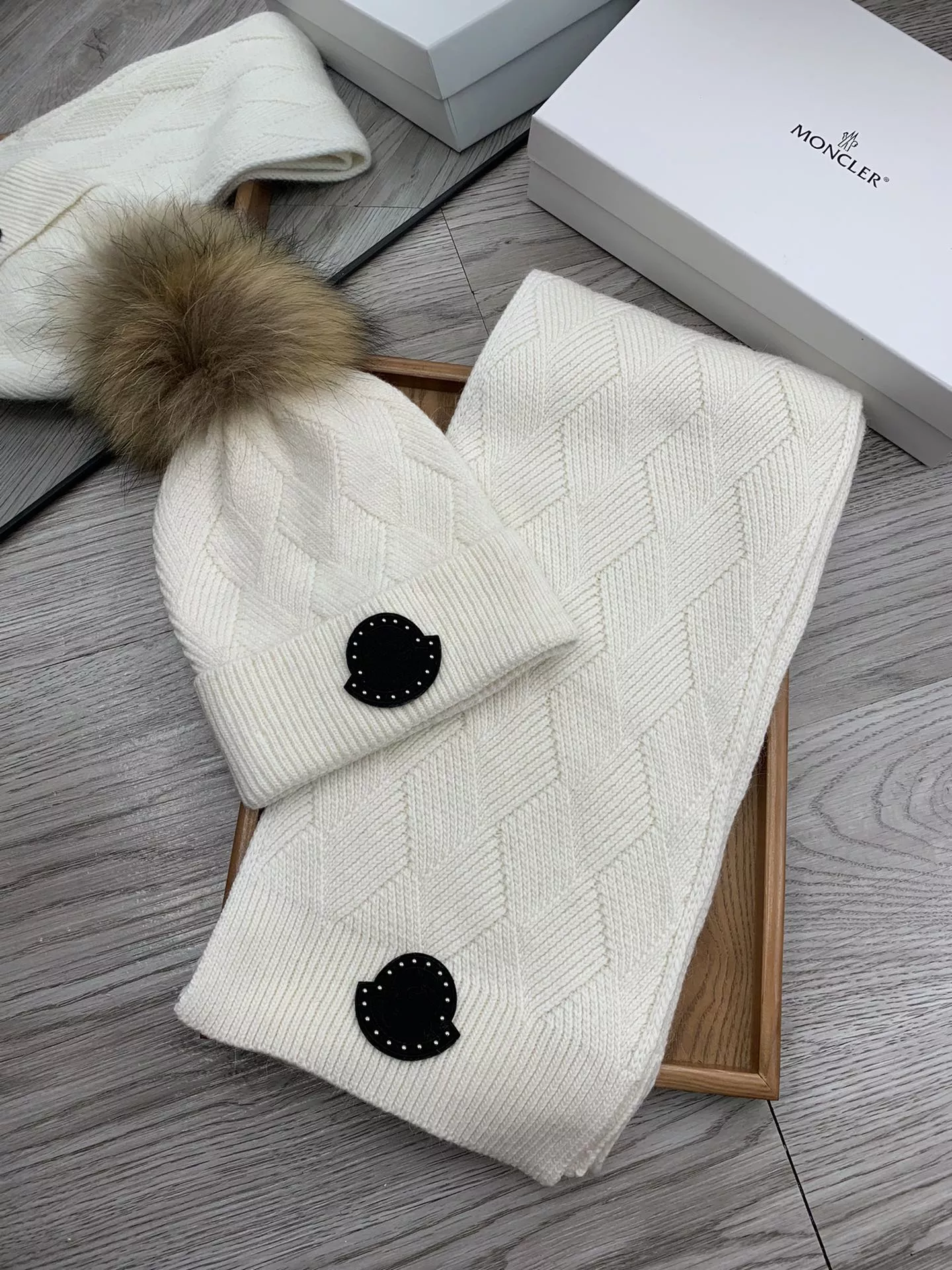 Moncler Hat and Scarf Set Durable 6017