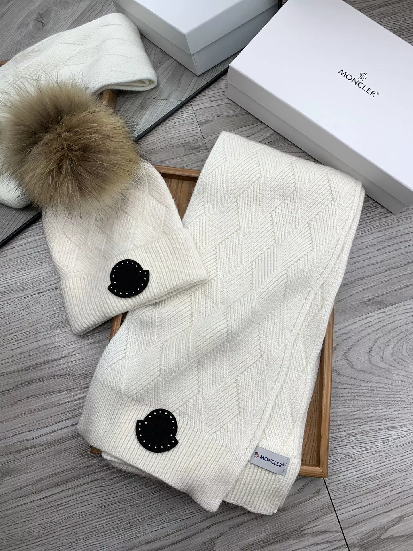 Moncler Hat and Scarf Set Durable 6017