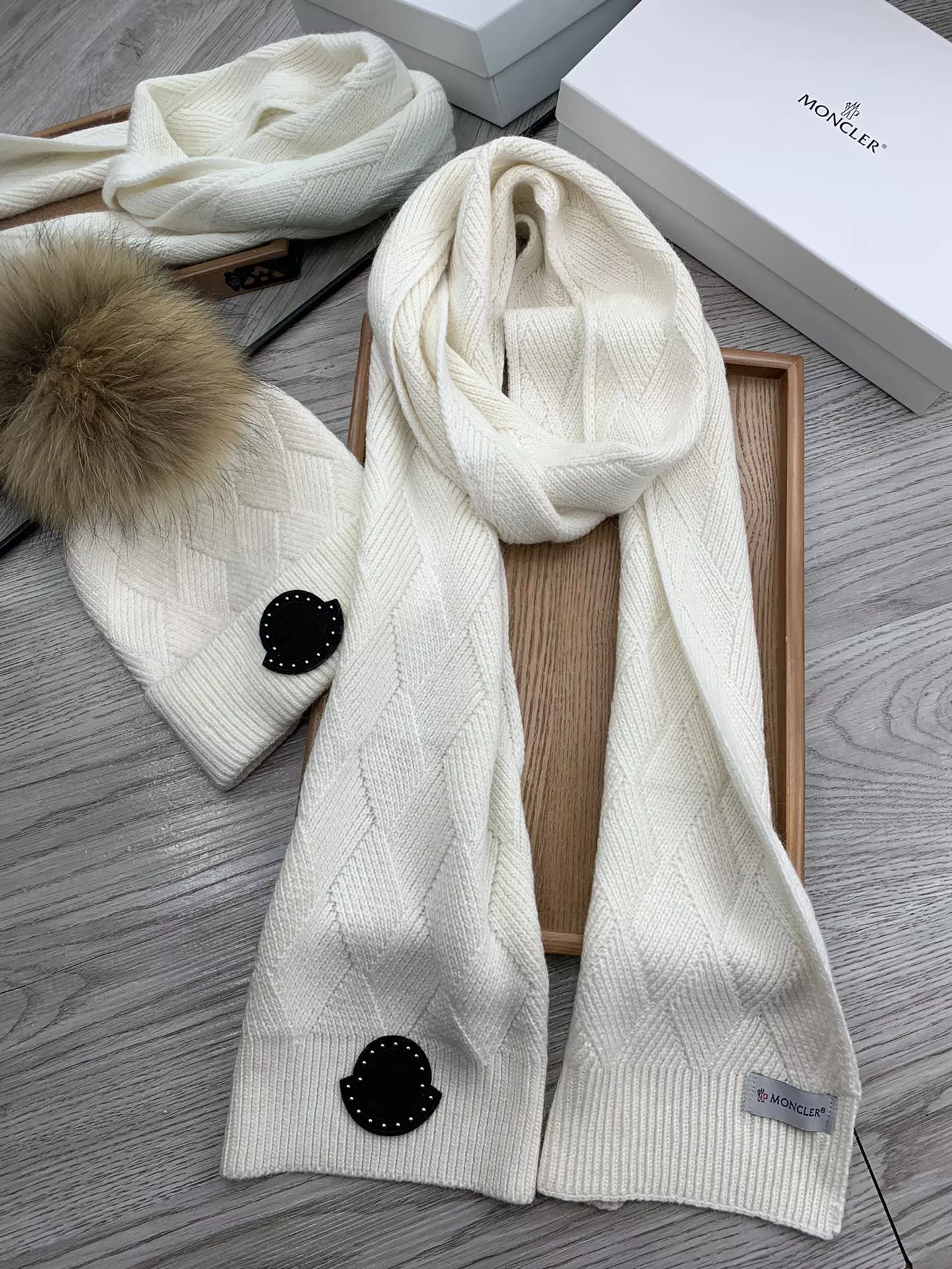 Moncler Hat and Scarf Set Durable 6017