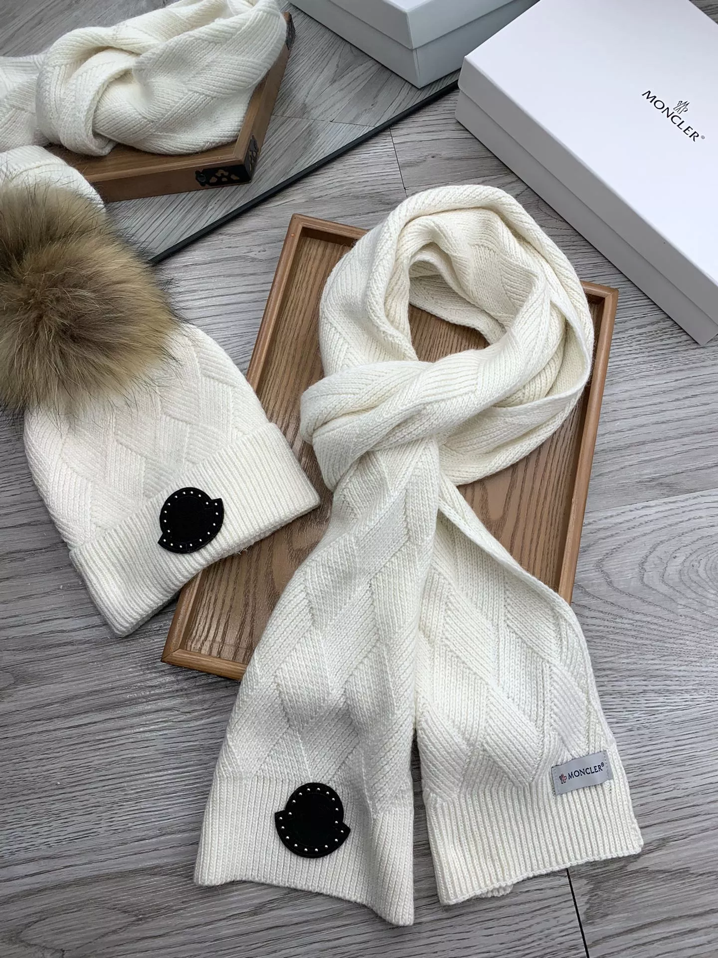 Moncler Hat and Scarf Set Durable 6017