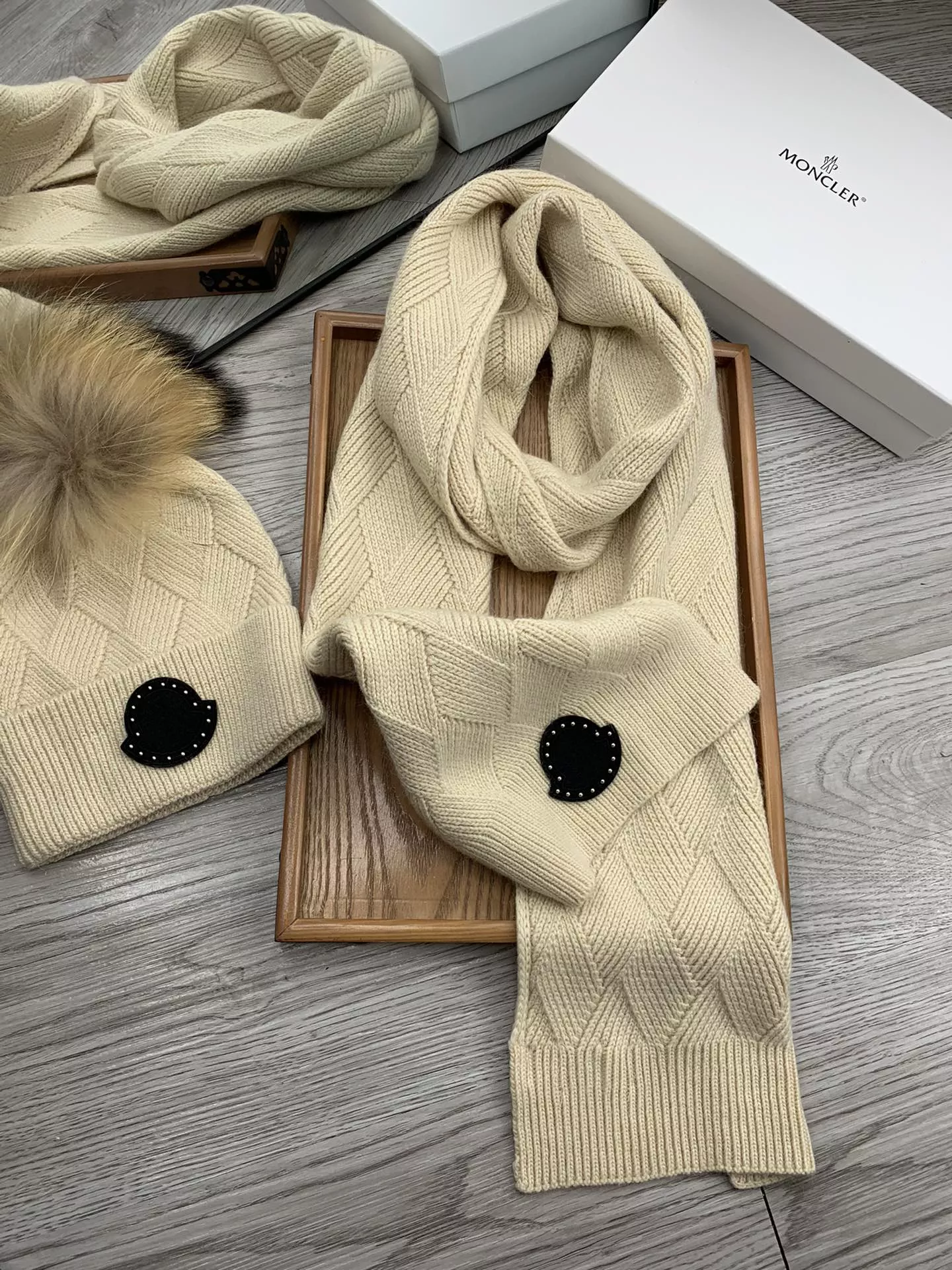 Moncler Hat and Scarf Set Fashionable 4144