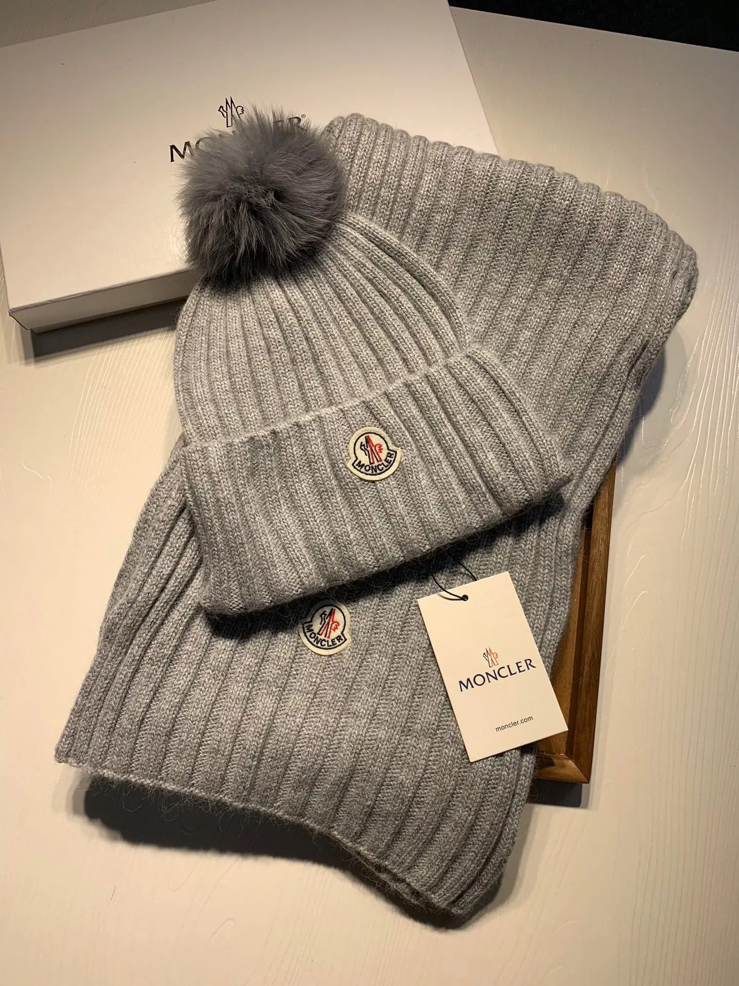Moncler Hat and Scarf Set Practical 4640