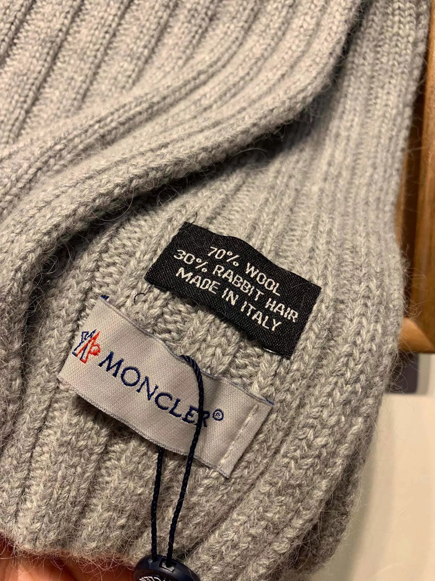Moncler Hat and Scarf Set Practical 4640
