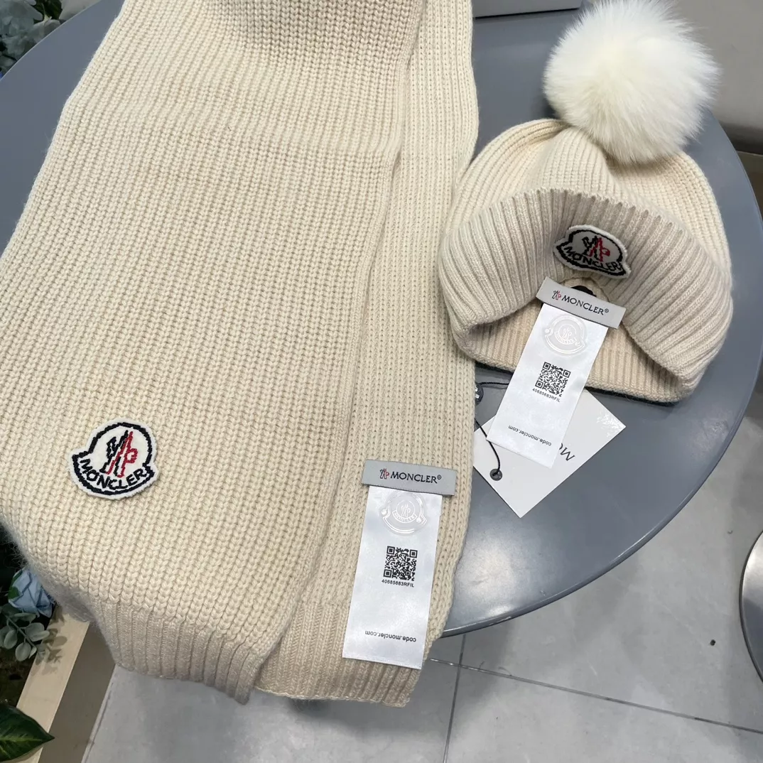 Moncler Hat and Scarf Set Refined 6002