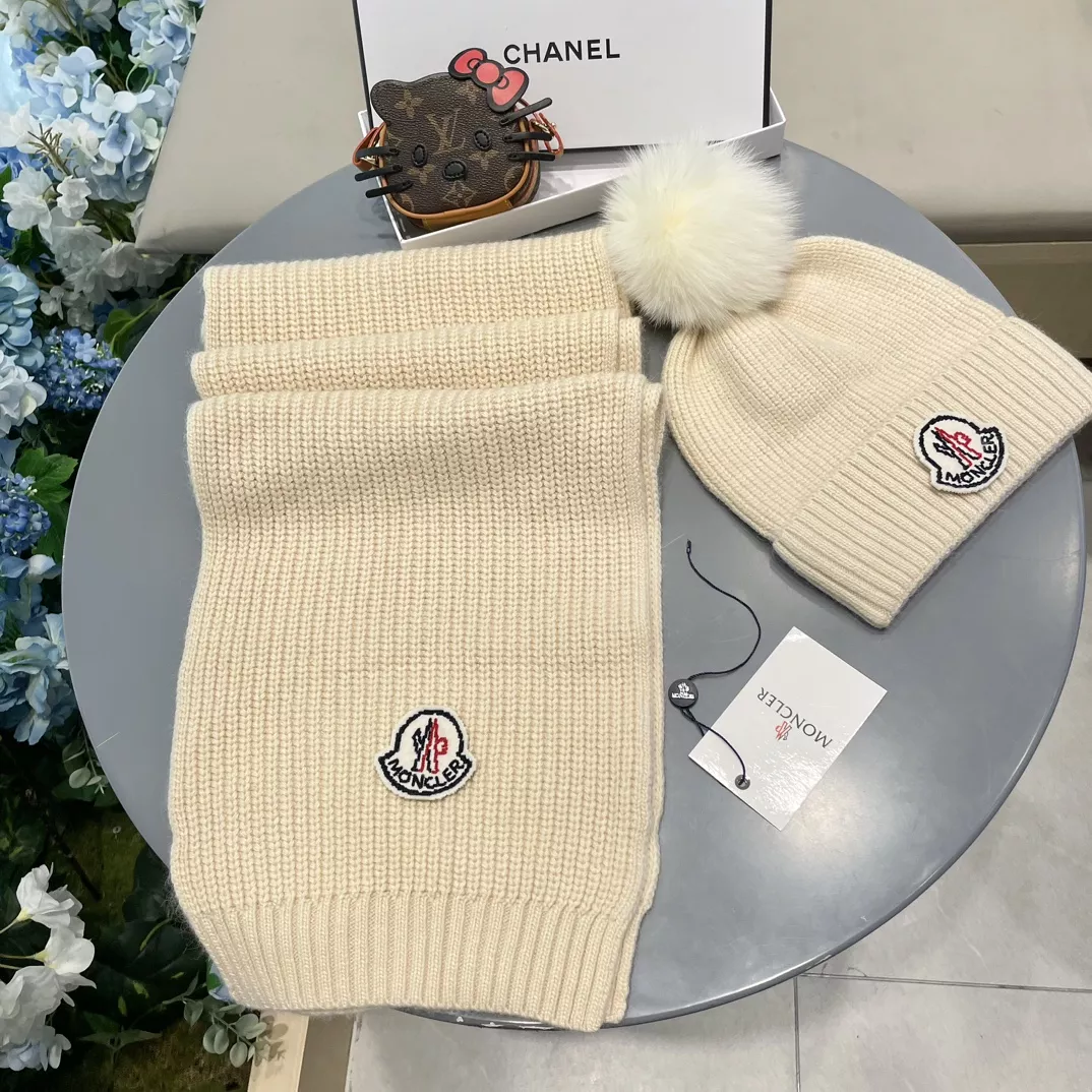 Moncler Hat and Scarf Set Refined 6002