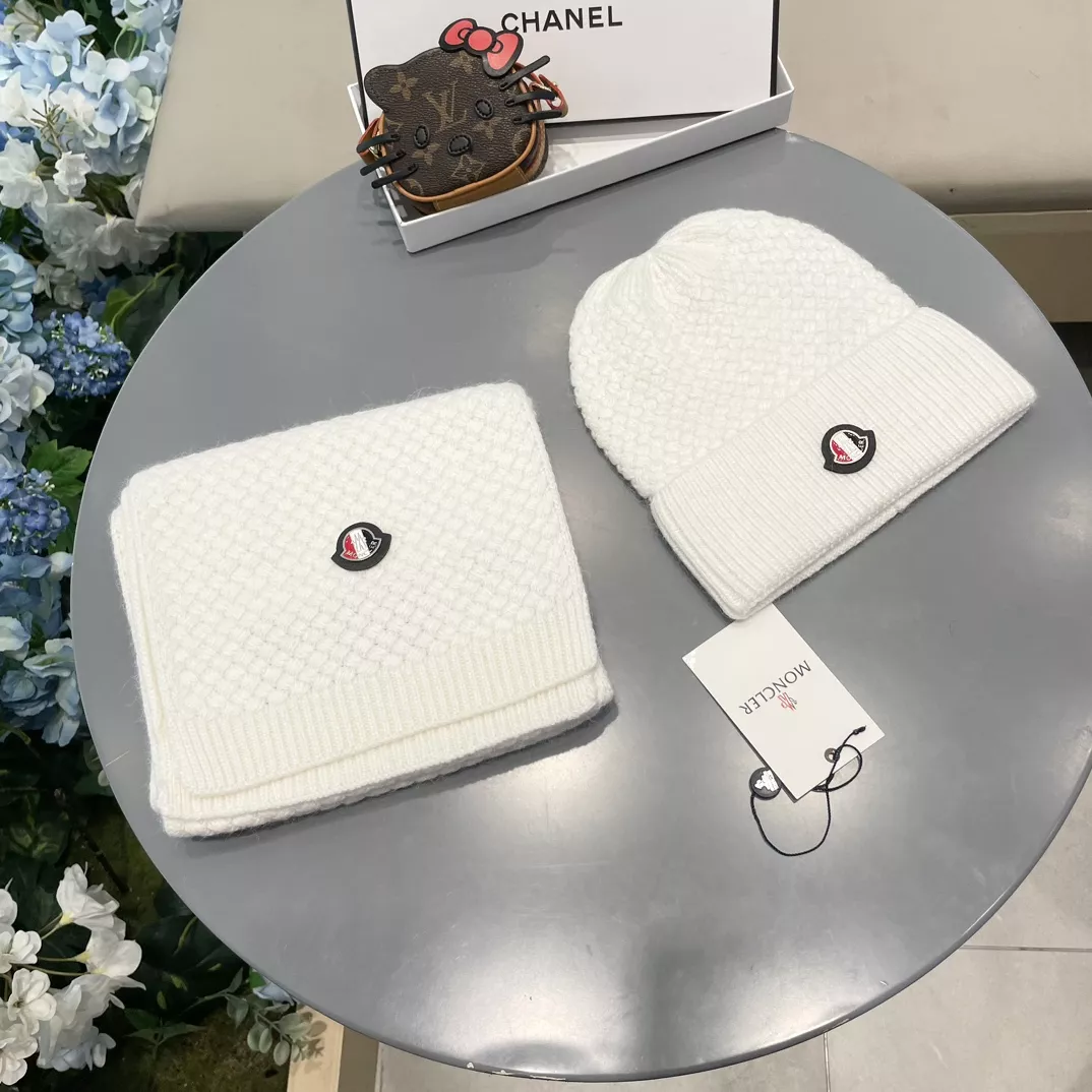 Moncler Hat and Scarf Set Refined 638