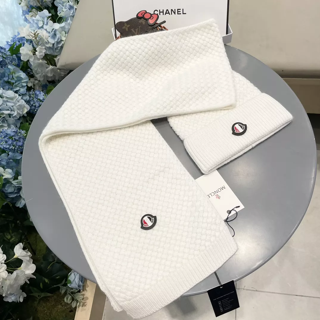 Moncler Hat and Scarf Set Refined 638