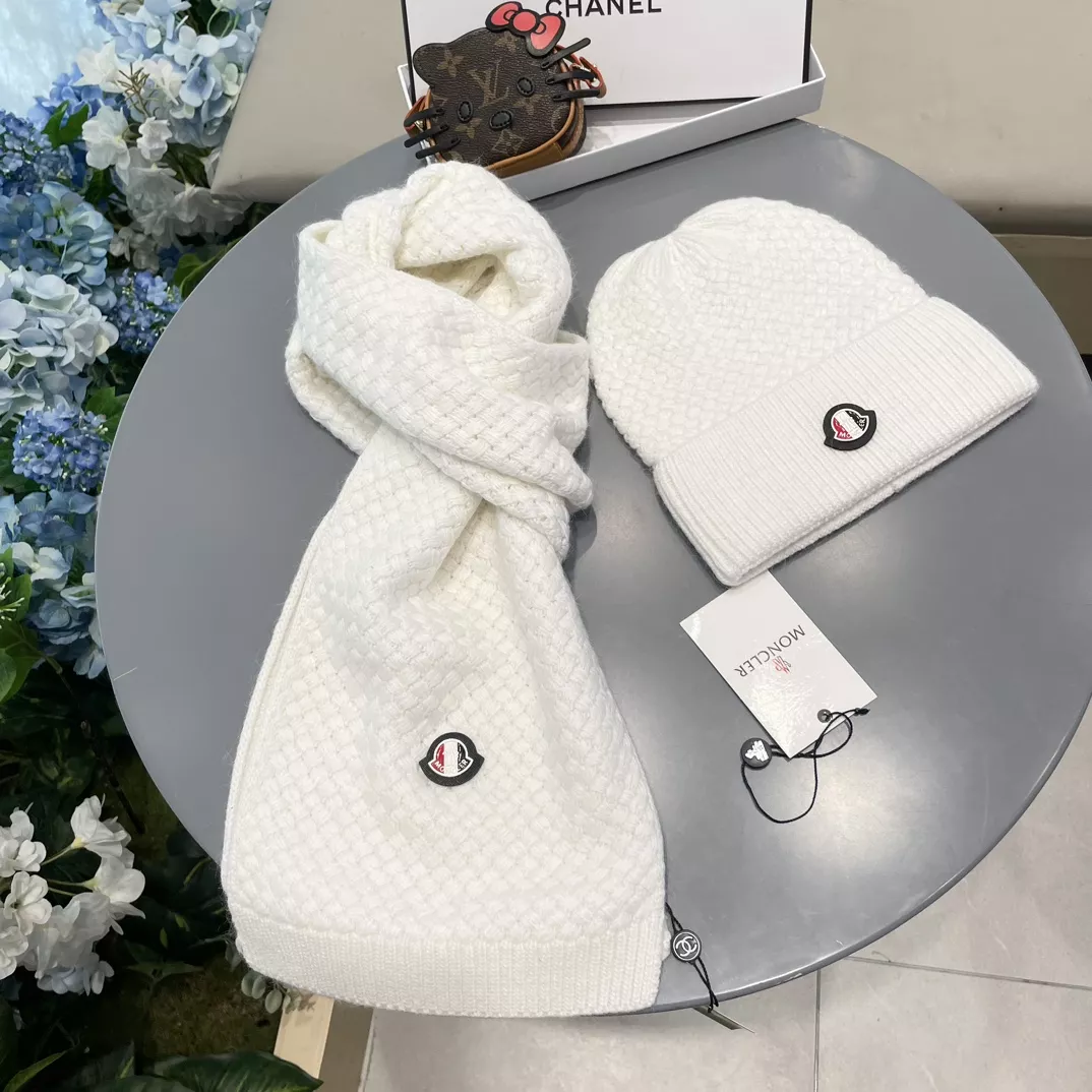 Moncler Hat and Scarf Set Refined 638