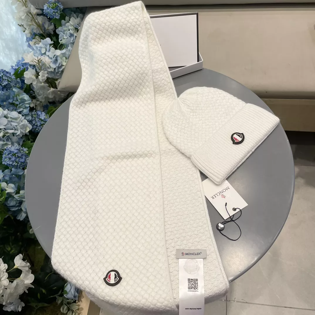 Moncler Hat and Scarf Set Refined 638