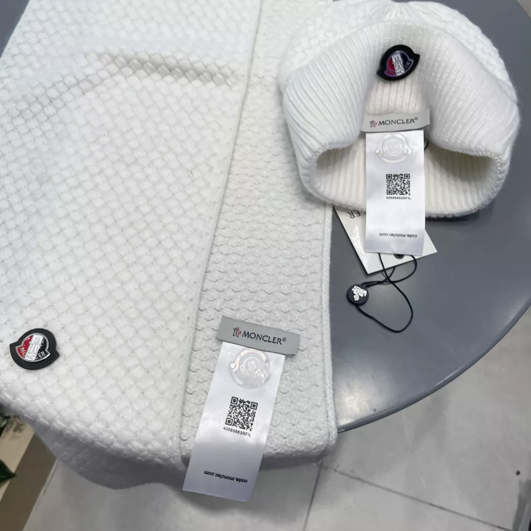 Moncler Hat and Scarf Set Refined 638