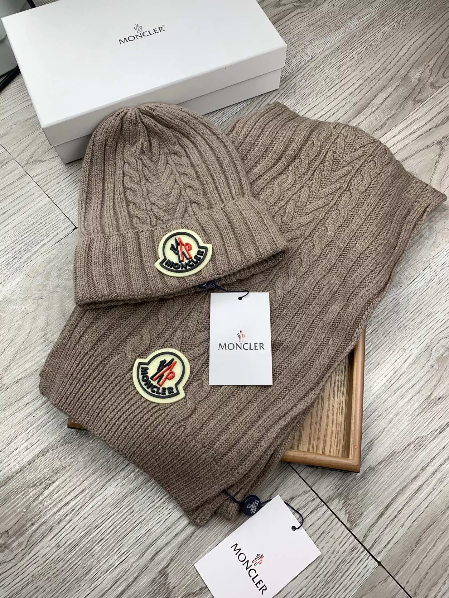 Moncler Hat and Scarf Set SportInspired 1003