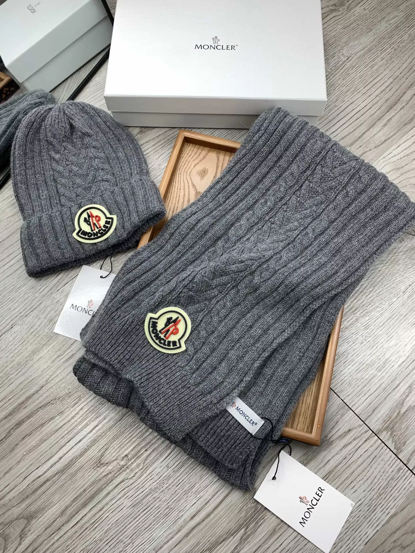 Moncler Hat and Scarf Set Trendy 462