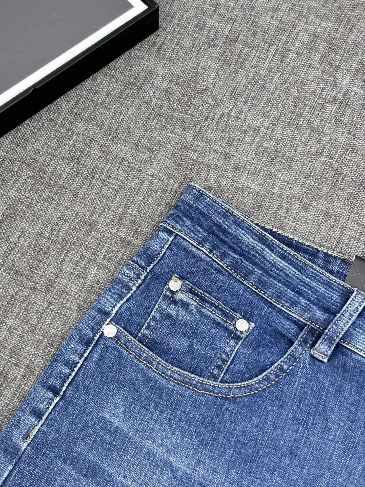 Moncler Jeans For Men AllSeason 5225
