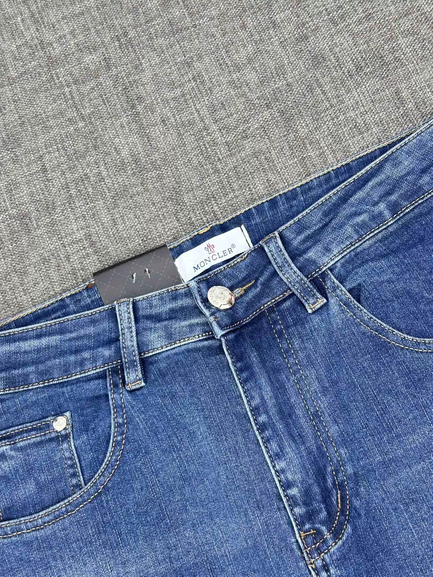 Moncler Jeans For Men AllSeason 5225