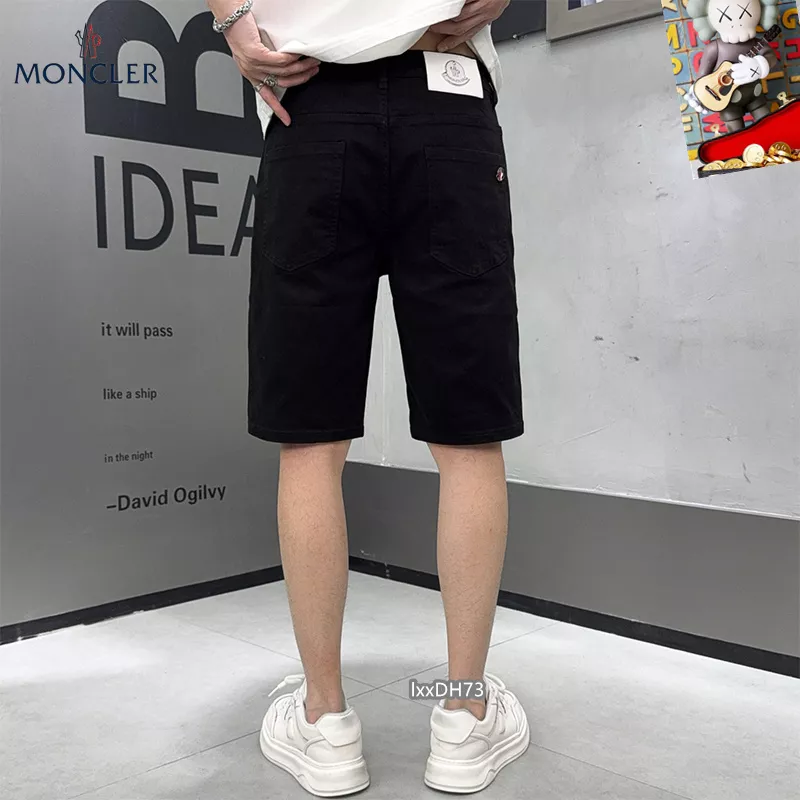 Moncler Jeans For Men Elegant 9213