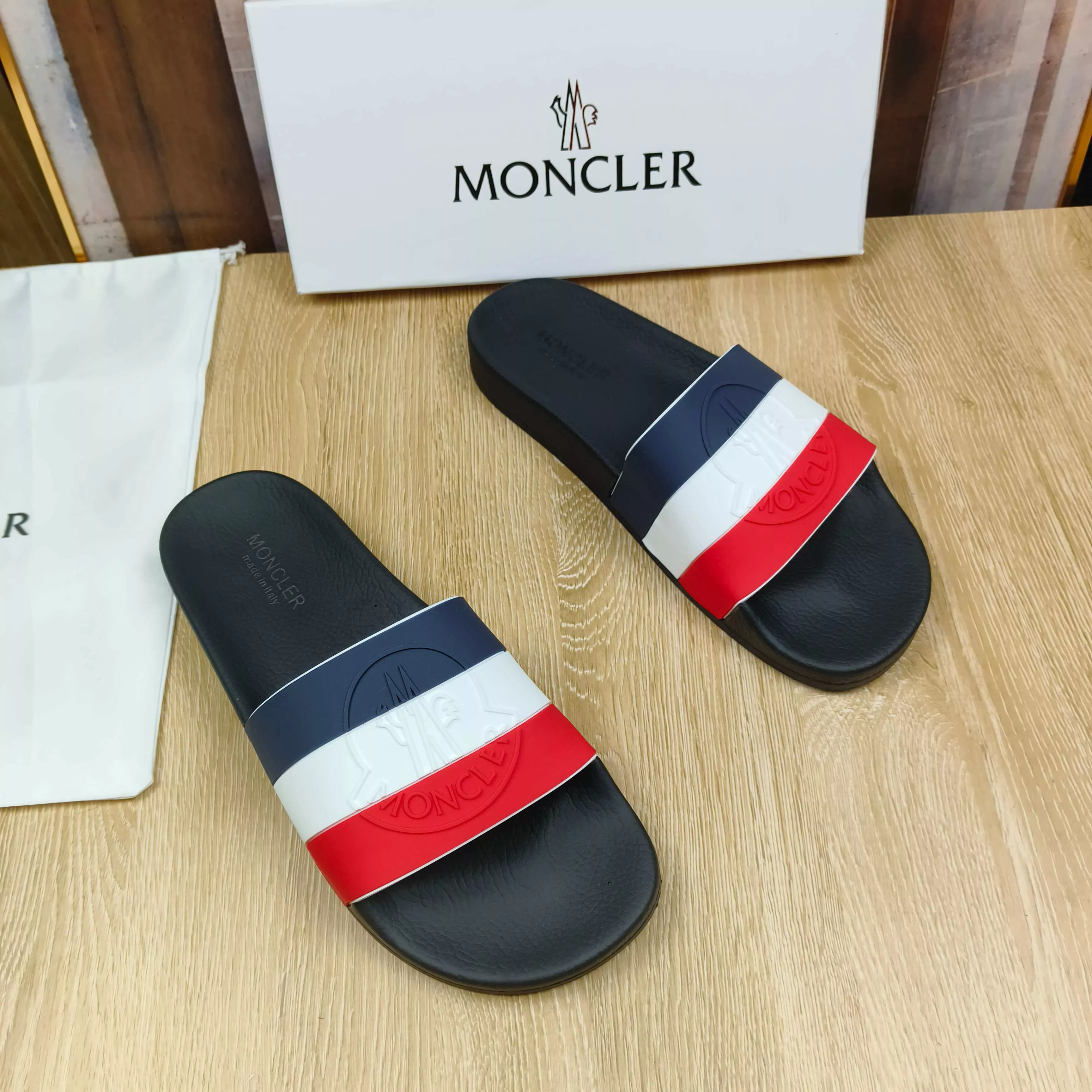 Moncler Slippers For Men StreetReady 3593